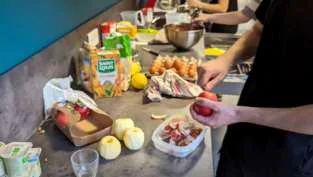 Atelier dans la cuisine pédagogique de l’Espace Jeunes